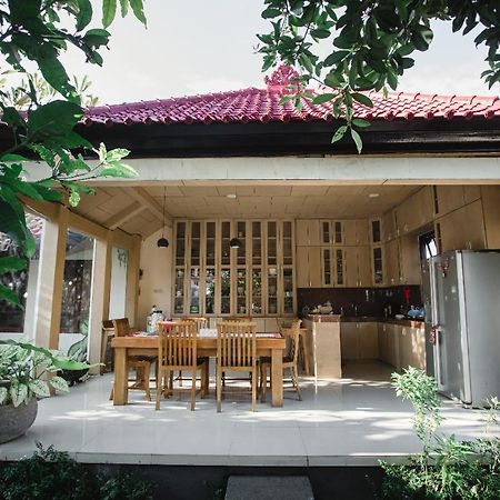 Escotel Villa Marga ตาบานัน ภายนอก รูปภาพ