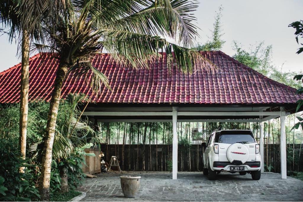 Escotel Villa Marga ตาบานัน ภายนอก รูปภาพ