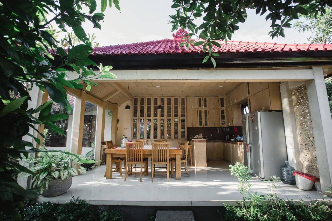 Escotel Villa Marga ตาบานัน ภายนอก รูปภาพ